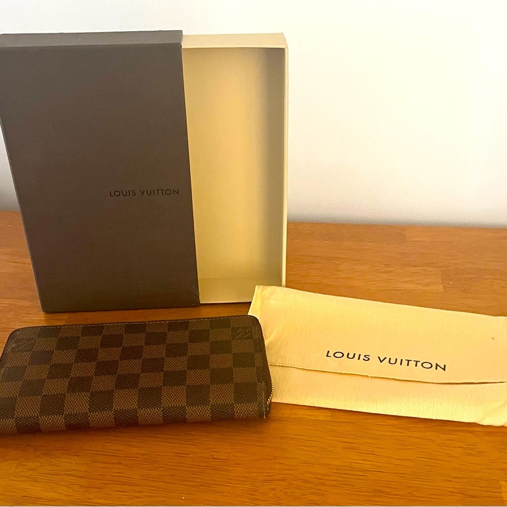 Louis Vuitton Zippy Wallet-Damier Ebene